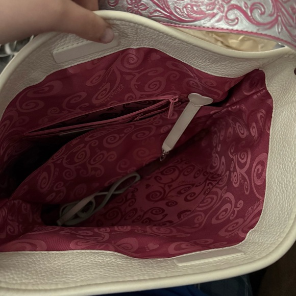 Brighton White Leather Purse W/ Pink Belt Buckle Strap - Picture 4 of 5